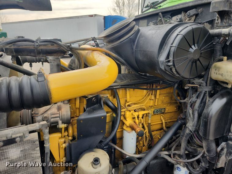 image for item MW9646 2004 Peterbilt 357  dump truck