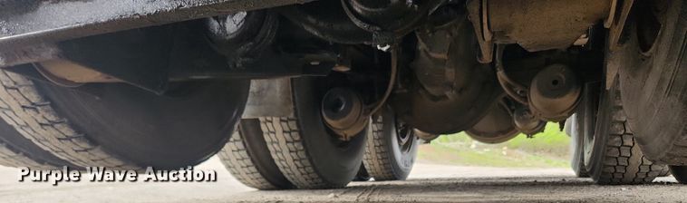 image for item MW9646 2004 Peterbilt 357  dump truck