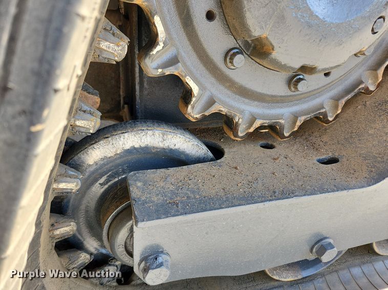 image for item MW9664 2019 Bobcat T740  tracked skid steer loader