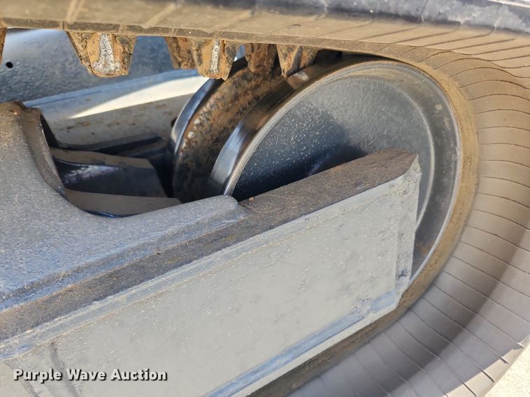 image for item MW9664 2019 Bobcat T740  tracked skid steer loader