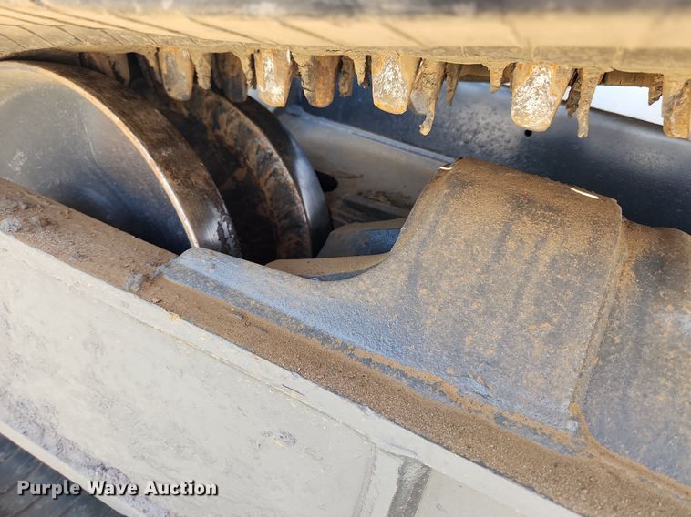 image for item MW9664 2019 Bobcat T740  tracked skid steer loader