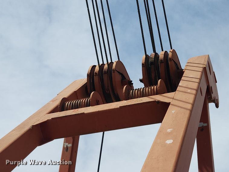 image for item MW9755 1992 Manitowoc M50W  crane