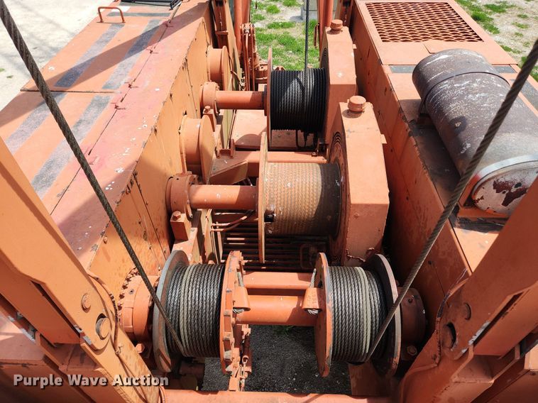 image for item MW9755 1992 Manitowoc M50W  crane