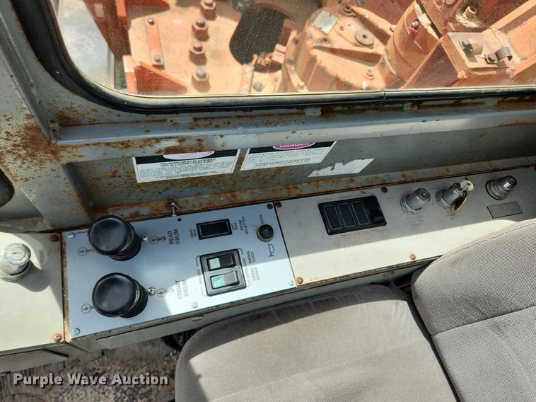 image for item MW9755 1992 Manitowoc M50W  crane