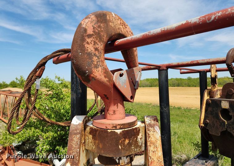 image for item MW9755 1992 Manitowoc M50W  crane