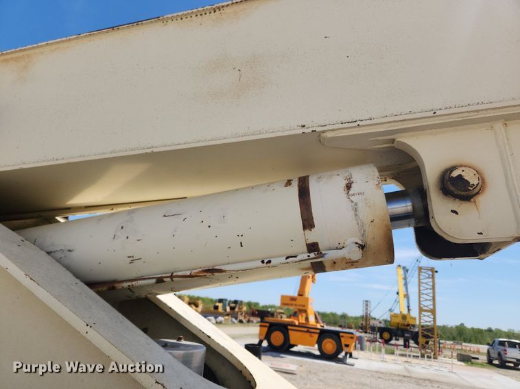 image for item MW9757 1994 Lorain LCD150  crane