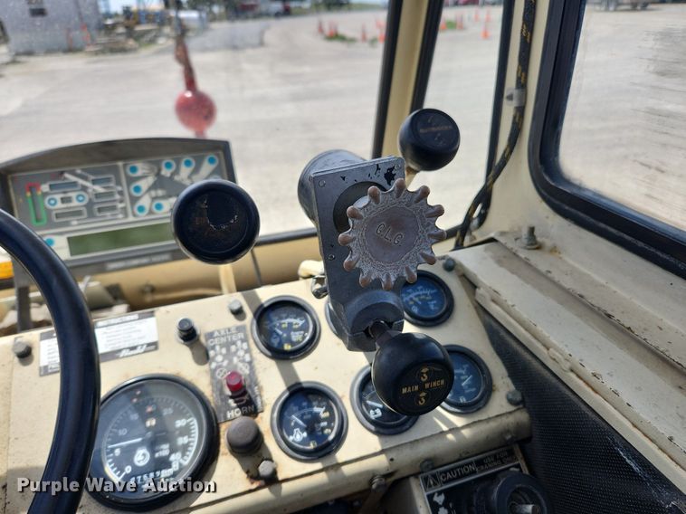 image for item MW9757 1994 Lorain LCD150  crane