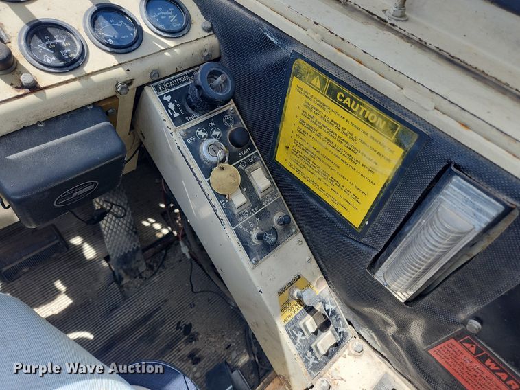 image for item MW9757 1994 Lorain LCD150  crane