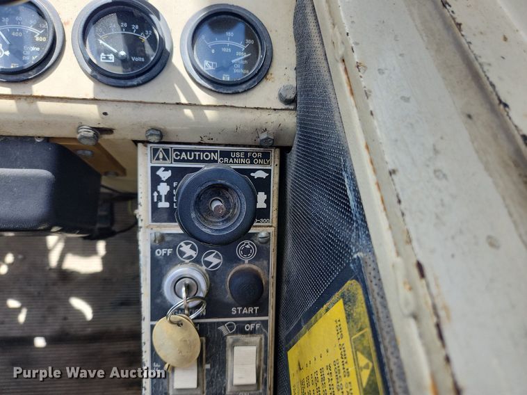 image for item MW9757 1994 Lorain LCD150  crane