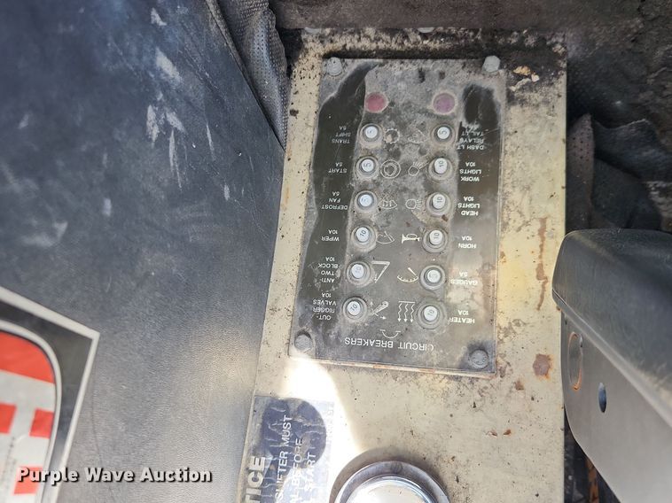 image for item MW9757 1994 Lorain LCD150  crane