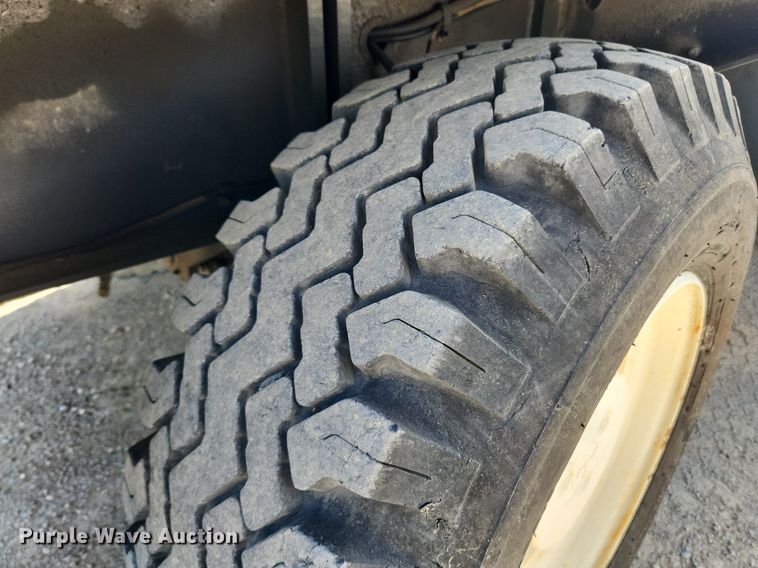 image for item MW9757 1994 Lorain LCD150  crane