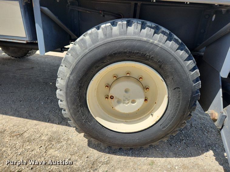 image for item MW9757 1994 Lorain LCD150  crane