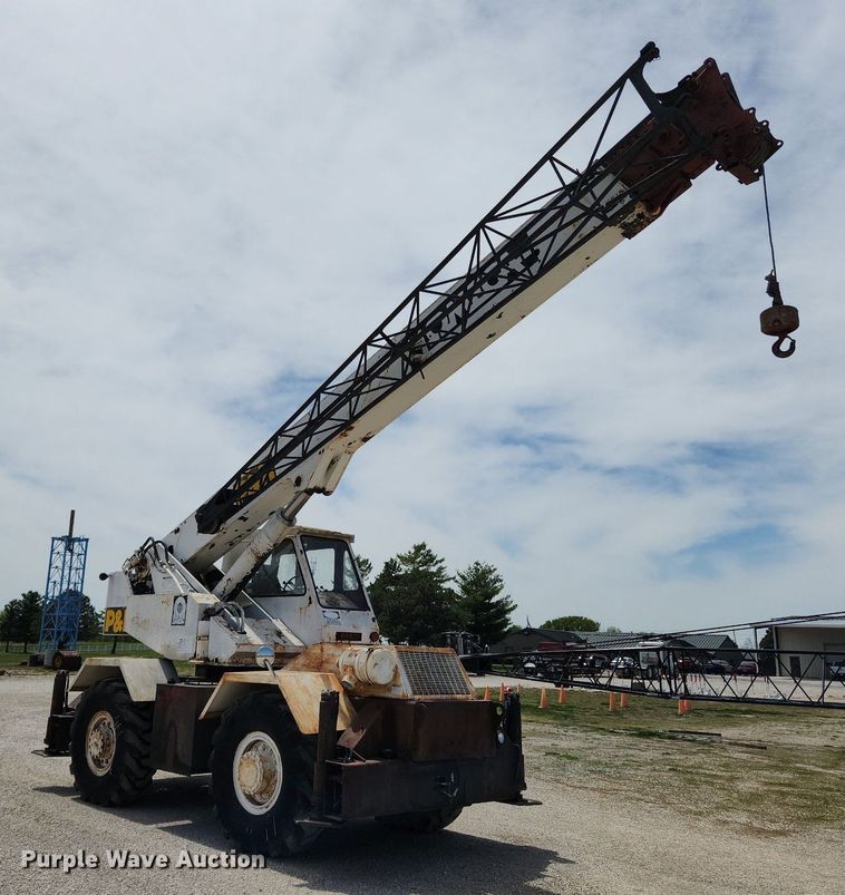 image for item MW9758 1980 P&H Omega 20-20  crane