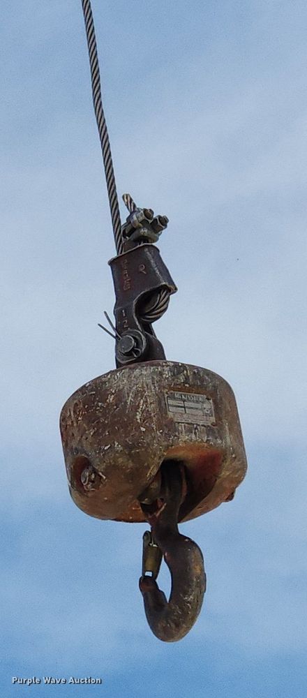 image for item MW9758 1980 P&H Omega 20-20  crane