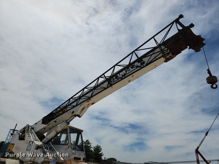 image for item MW9758 1980 P&H Omega 20-20  crane