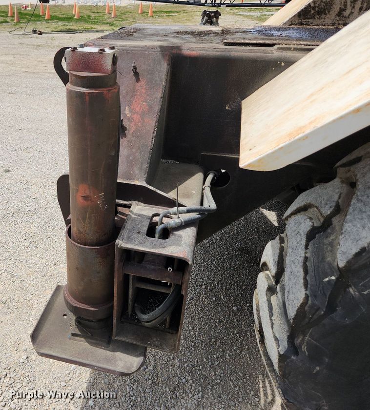 image for item MW9758 1980 P&H Omega 20-20  crane