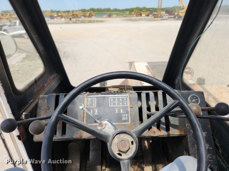 image for item MW9758 1980 P&H Omega 20-20  crane