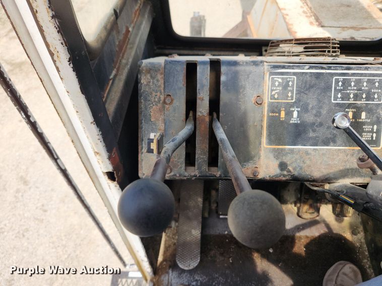 image for item MW9758 1980 P&H Omega 20-20  crane