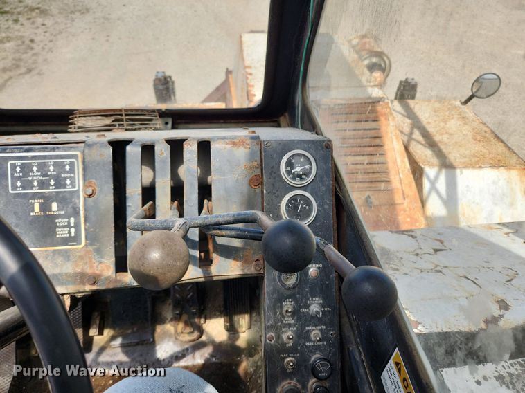 image for item MW9758 1980 P&H Omega 20-20  crane