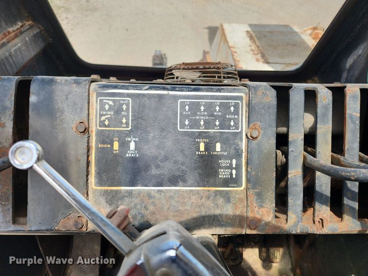 image for item MW9758 1980 P&H Omega 20-20  crane