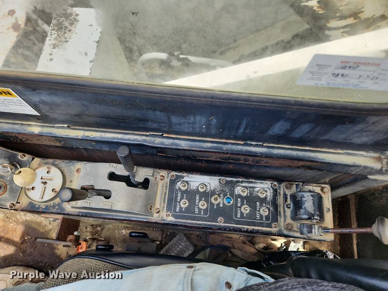 image for item MW9758 1980 P&H Omega 20-20  crane