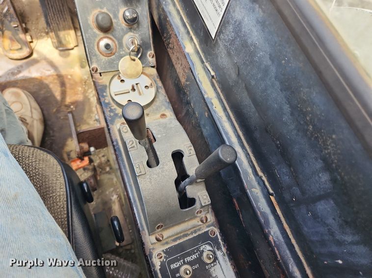 image for item MW9758 1980 P&H Omega 20-20  crane