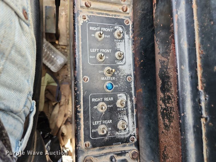 image for item MW9758 1980 P&H Omega 20-20  crane