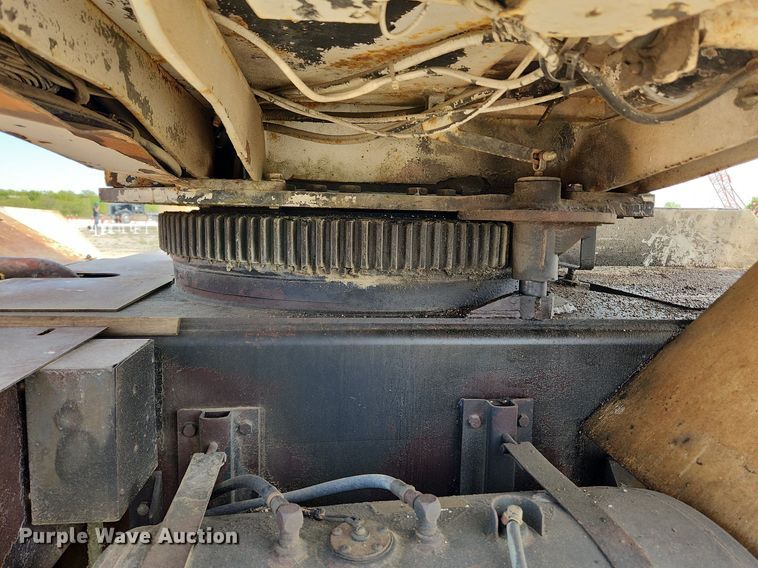 image for item MW9758 1980 P&H Omega 20-20  crane