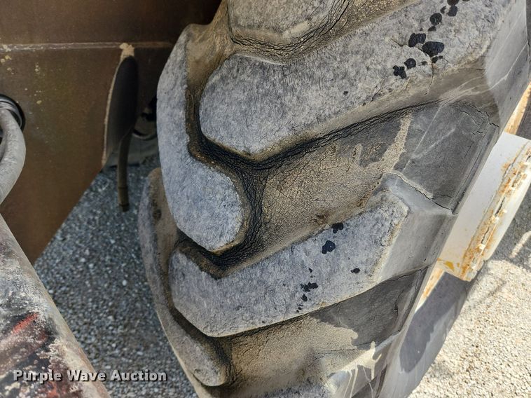 image for item MW9758 1980 P&H Omega 20-20  crane