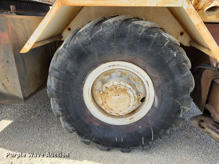 image for item MW9758 1980 P&H Omega 20-20  crane