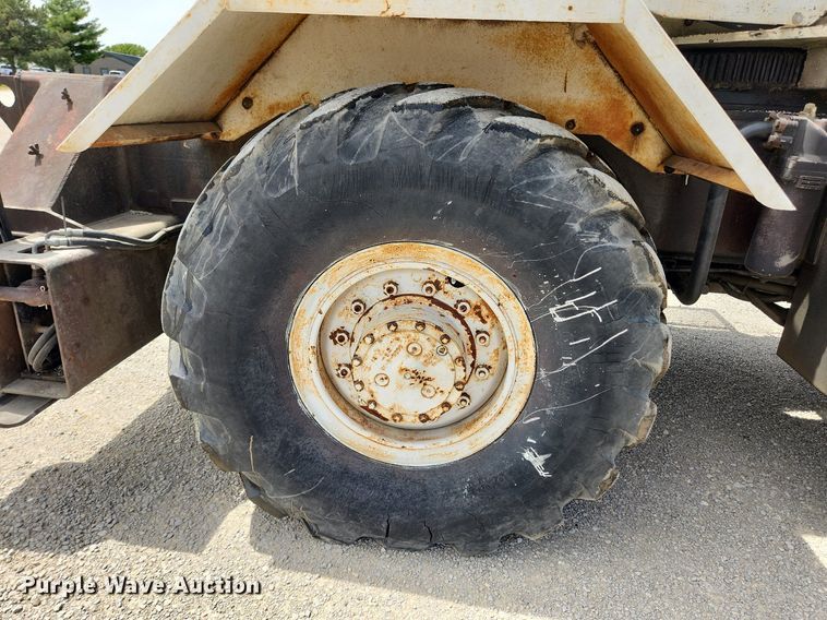 image for item MW9758 1980 P&H Omega 20-20  crane