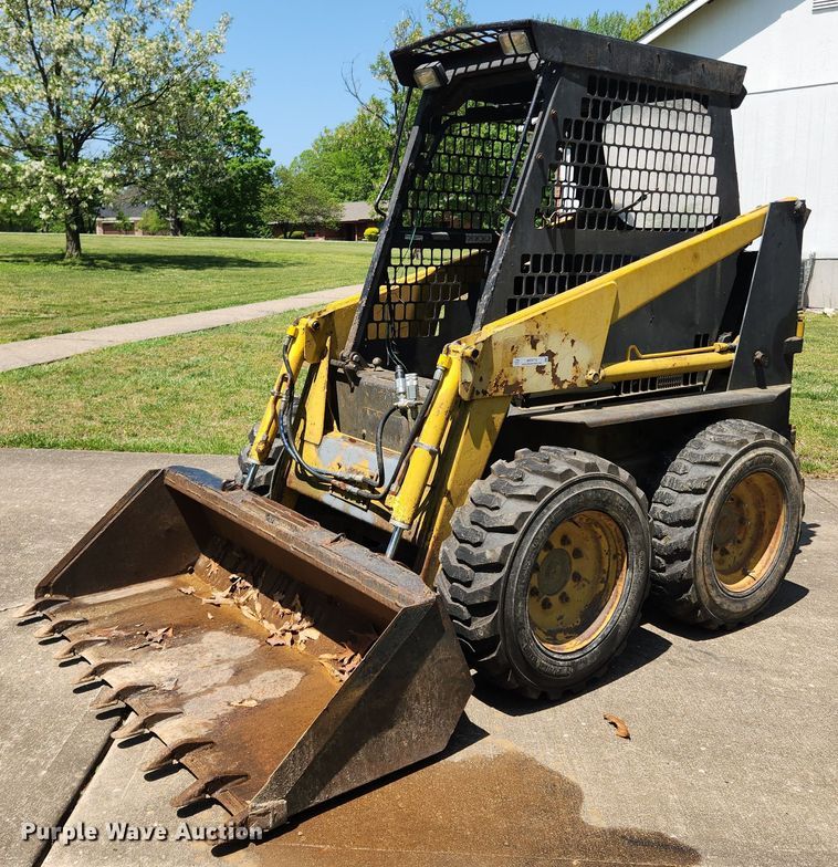 image for item MW9778 Mahto L1300  skid steer loader