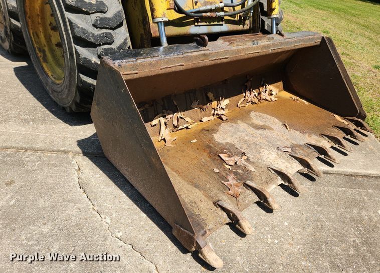 image for item MW9778 Mahto L1300  skid steer loader