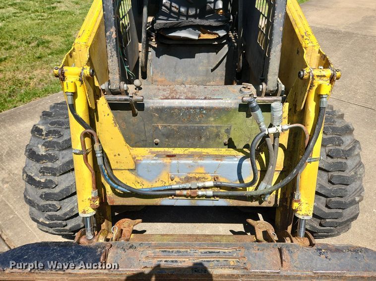 image for item MW9778 Mahto L1300  skid steer loader