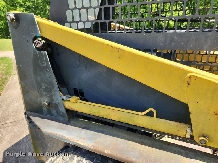 image for item MW9778 Mahto L1300  skid steer loader