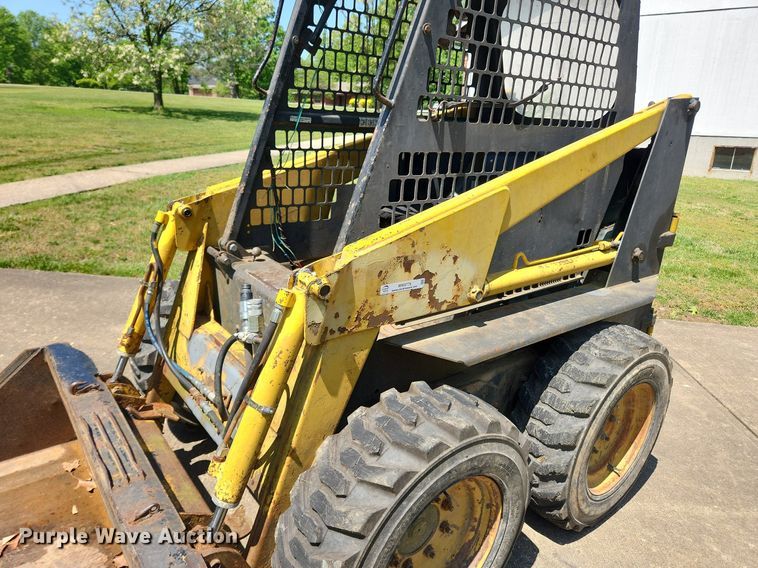 image for item MW9778 Mahto L1300  skid steer loader