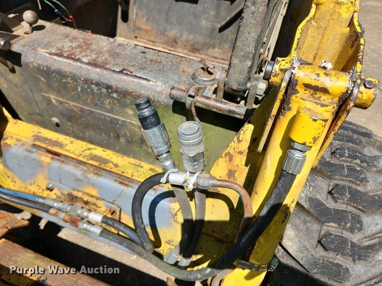 image for item MW9778 Mahto L1300  skid steer loader