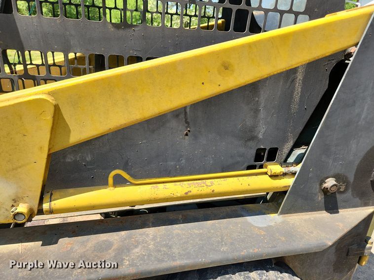 image for item MW9778 Mahto L1300  skid steer loader