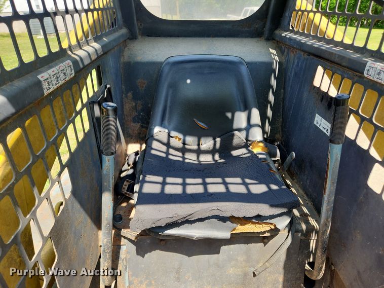 image for item MW9778 Mahto L1300  skid steer loader