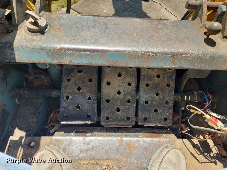 image for item MW9778 Mahto L1300  skid steer loader