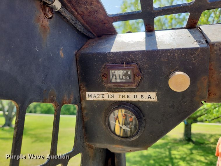 image for item MW9778 Mahto L1300  skid steer loader