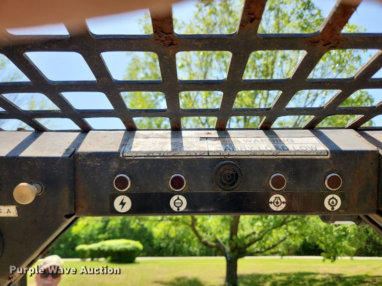 image for item MW9778 Mahto L1300  skid steer loader