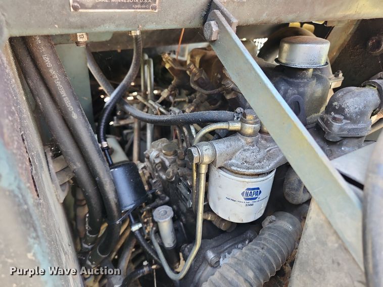 image for item MW9778 Mahto L1300  skid steer loader