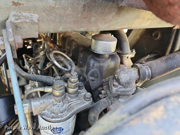 image for item MW9778 Mahto L1300  skid steer loader