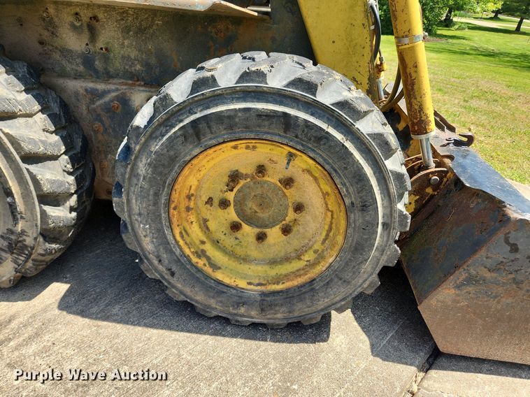 image for item MW9778 Mahto L1300  skid steer loader