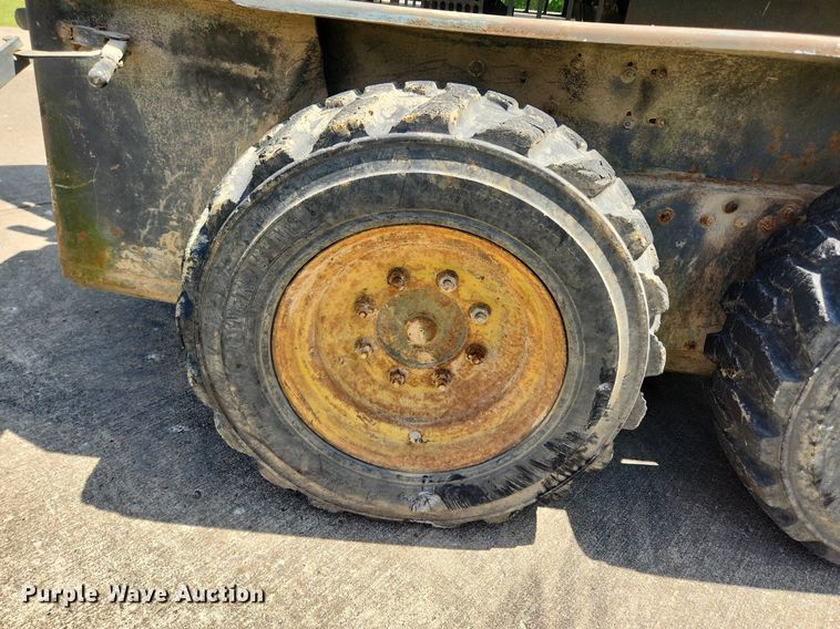 image for item MW9778 Mahto L1300  skid steer loader