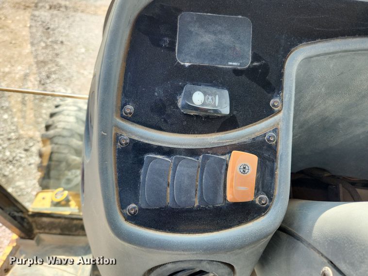 image for item MW9779 2003 Caterpillar 420D  backhoe