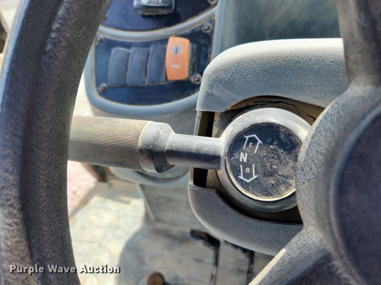 image for item MW9779 2003 Caterpillar 420D  backhoe