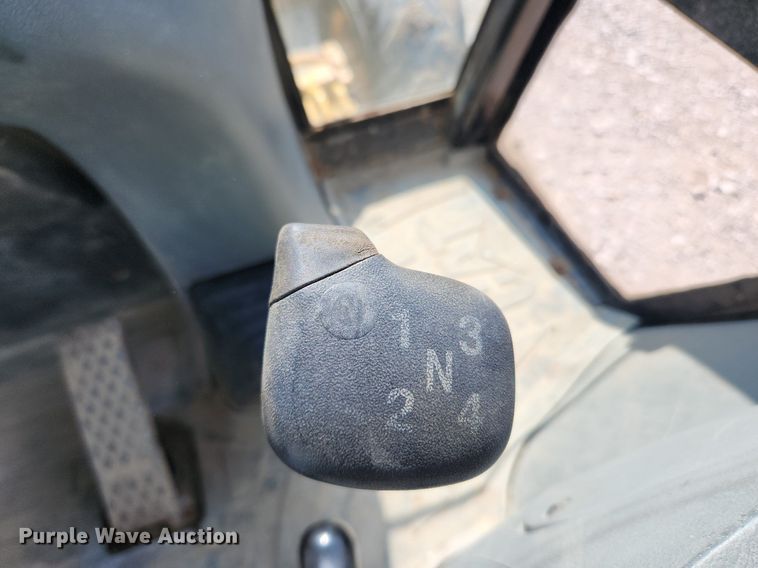 image for item MW9779 2003 Caterpillar 420D  backhoe