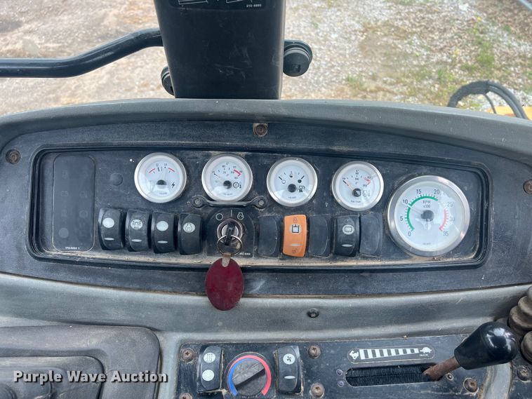 image for item MW9779 2003 Caterpillar 420D  backhoe